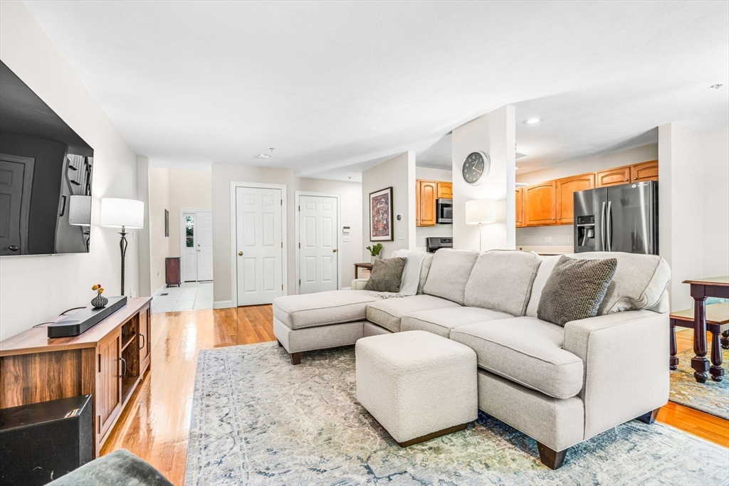 38 Karopulios Dr # 38