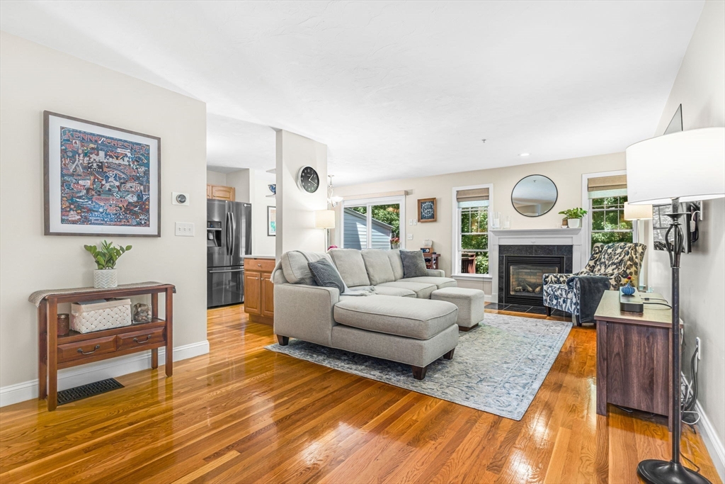 38 Karopulios Dr # 38
