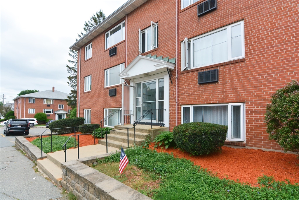 26 Carey Ave # 8