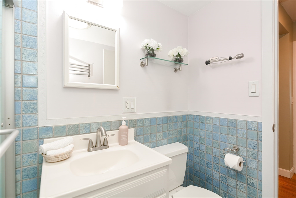 26 Carey Ave # 8