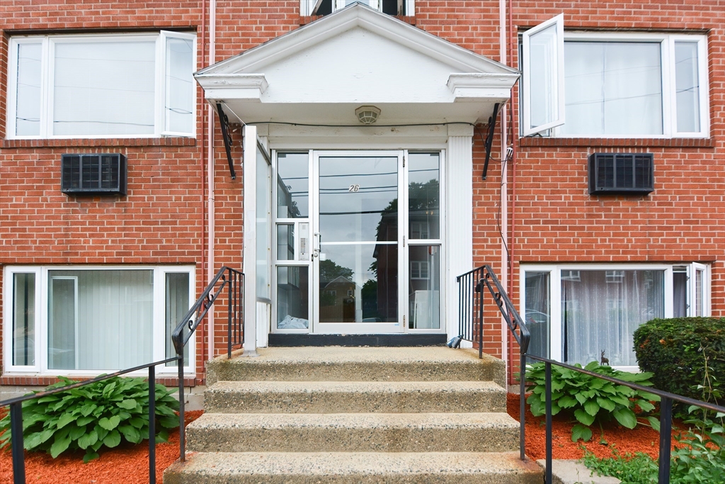 26 Carey Ave # 8