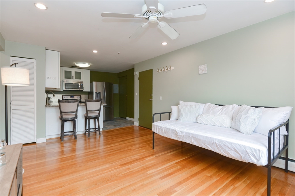 26 Carey Ave # 8
