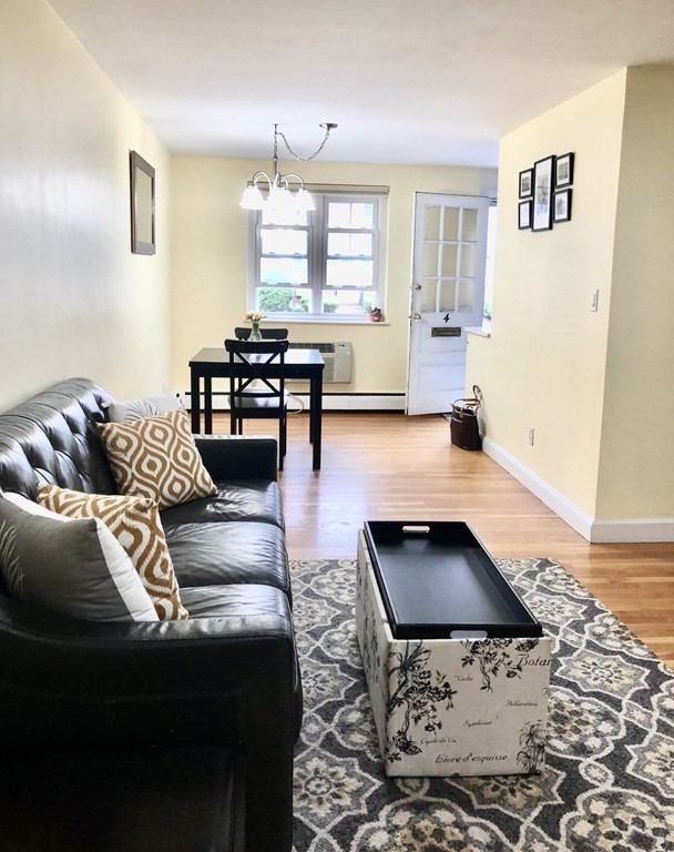 4 Emerson Gardens Rd # 4