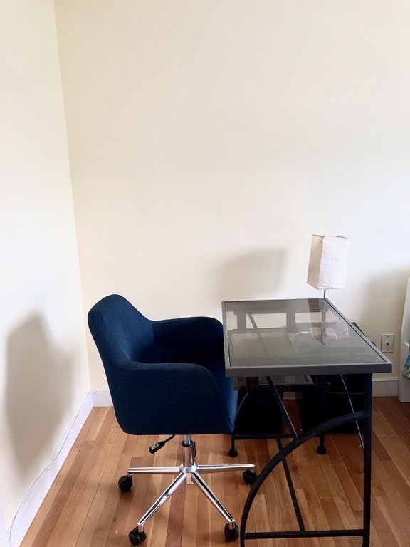 4 Emerson Gardens Rd # 4