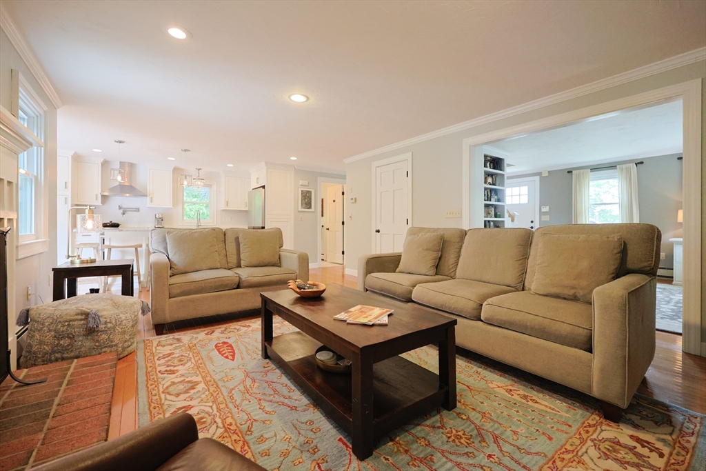 361 Oakridge Ave