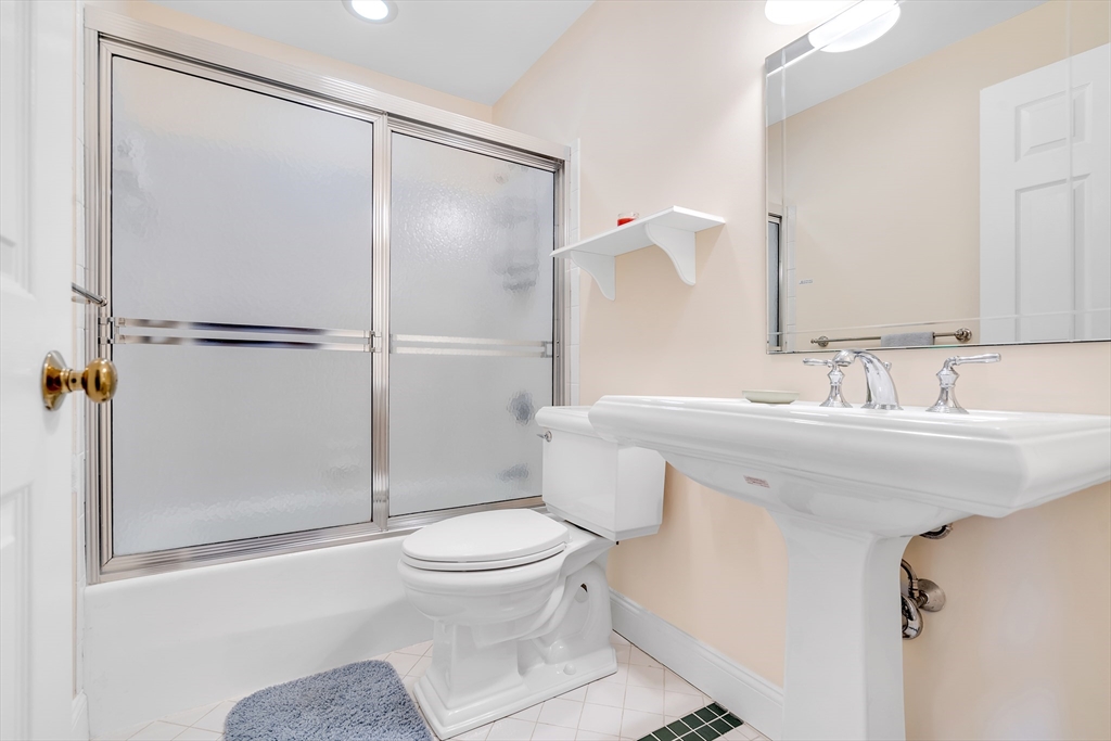 5 Thornton Lane # 5