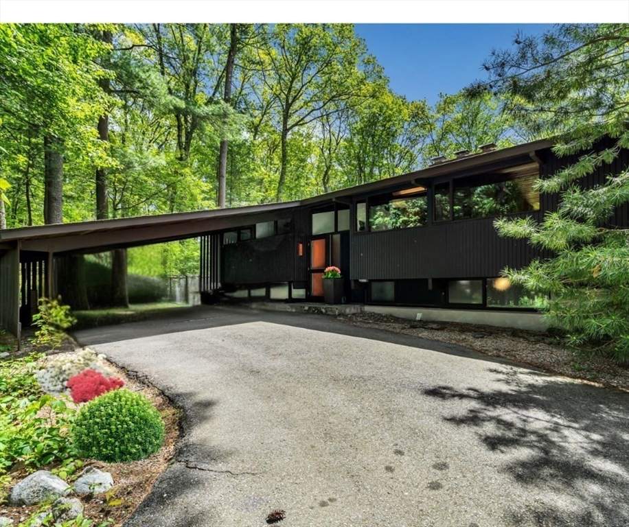 17 Nashoba Rd