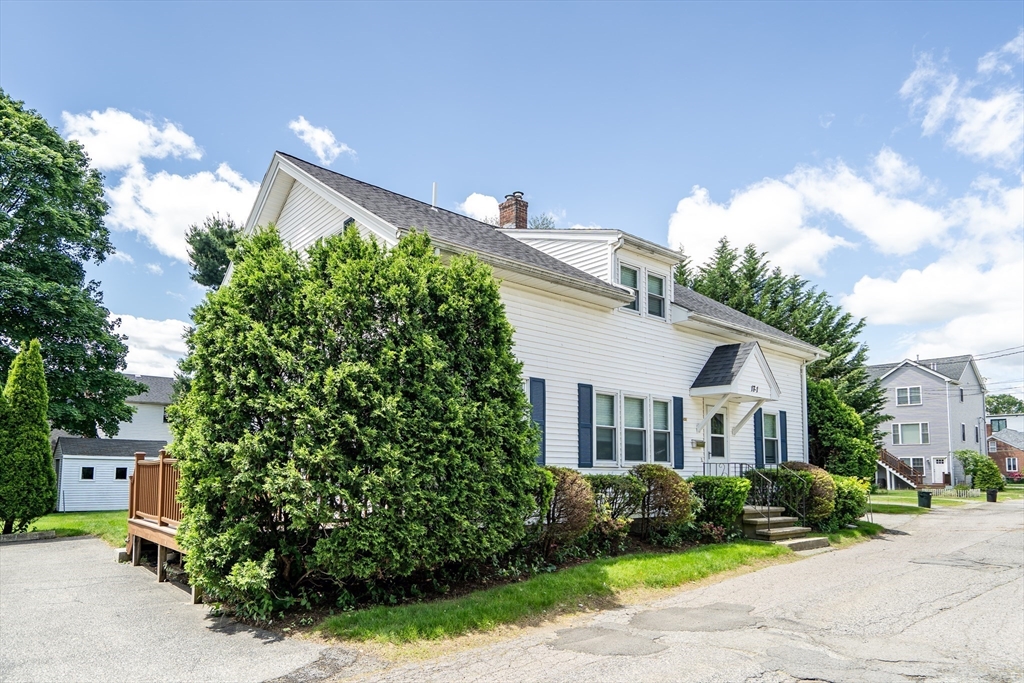 17-1 Parkers Ln # 1
