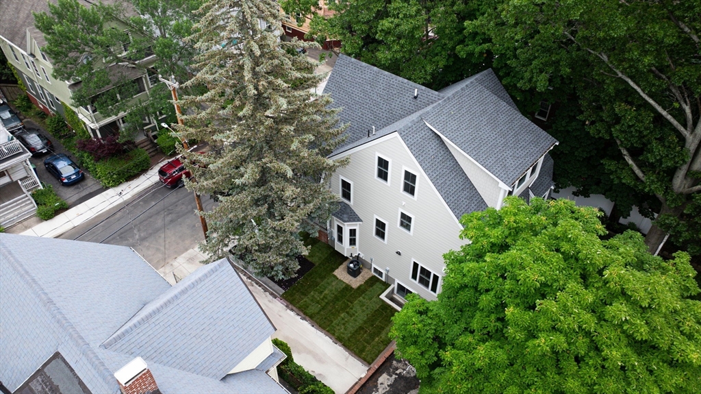 60 Avon St