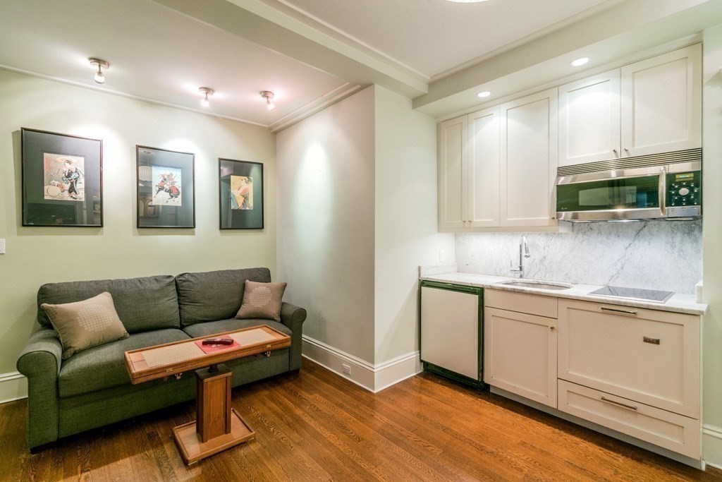 8 Garrison Street # 408