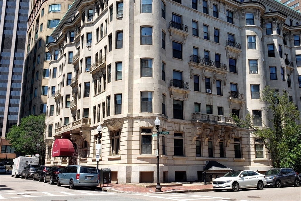 8 Garrison Street # 408