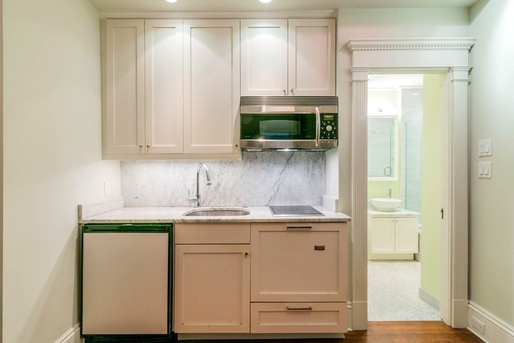 8 Garrison Street # 408