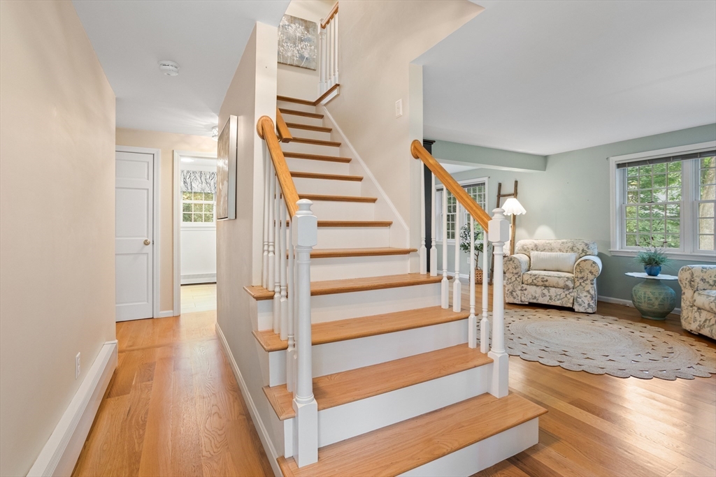 7 Colonial Drive