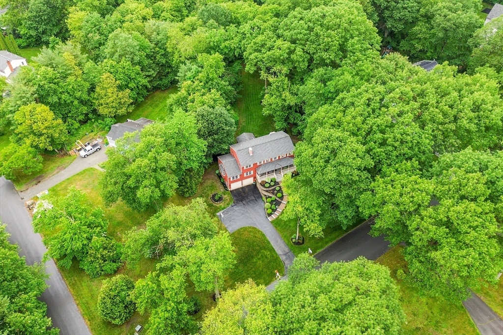 7 Colonial Drive