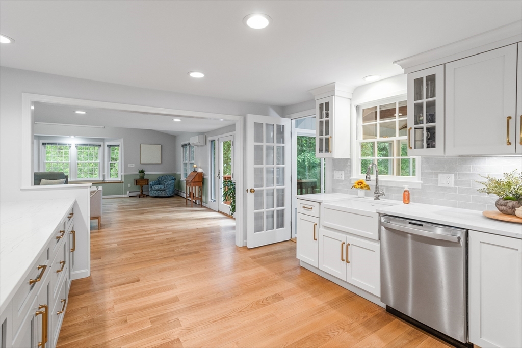 7 Colonial Drive
