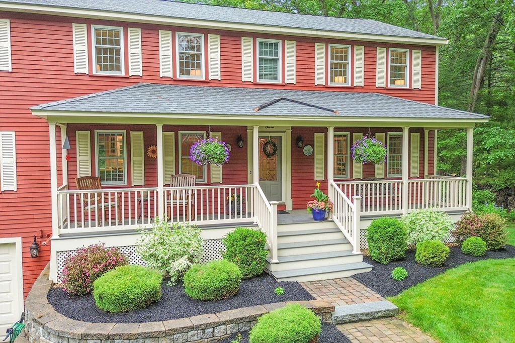 7 Colonial Drive