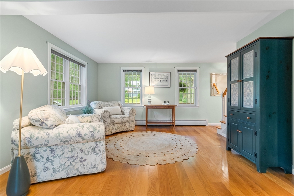 7 Colonial Drive