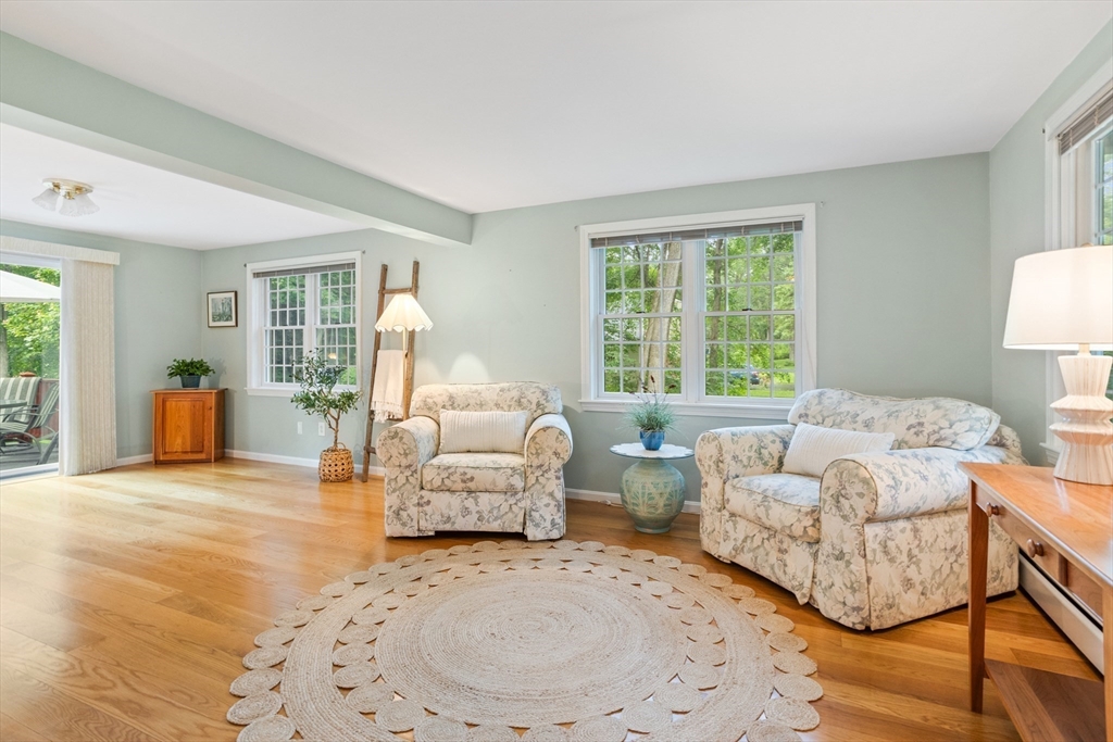 7 Colonial Drive