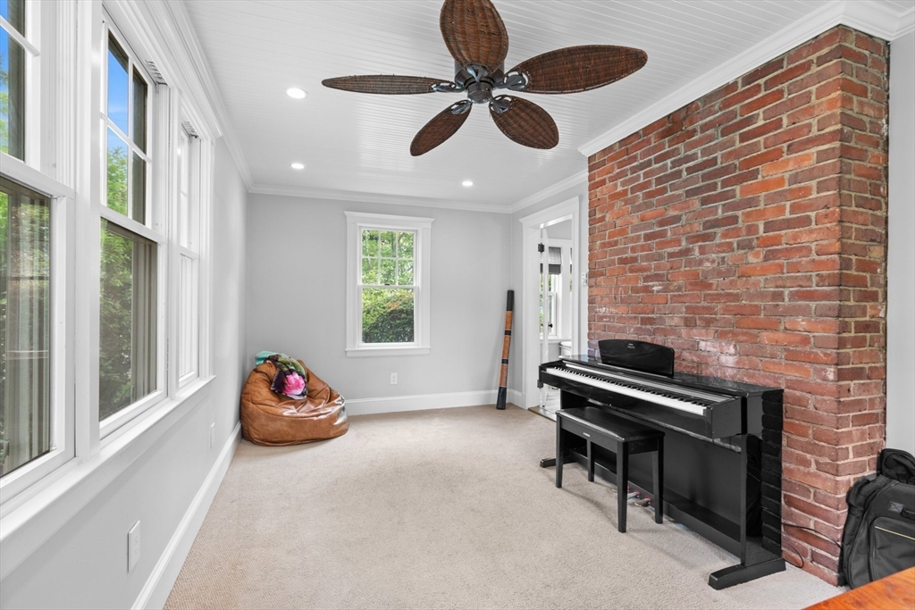 32 Oneida Road