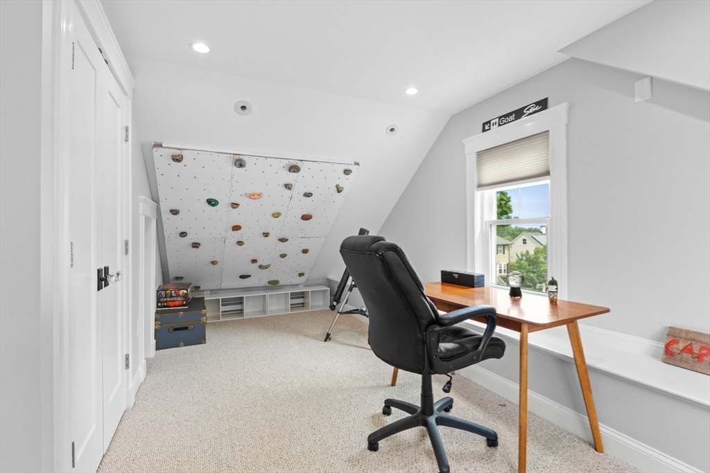 32 Oneida Road