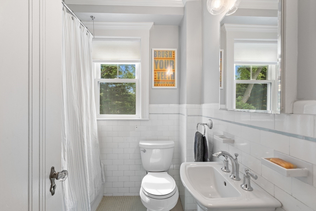 32 Oneida Road