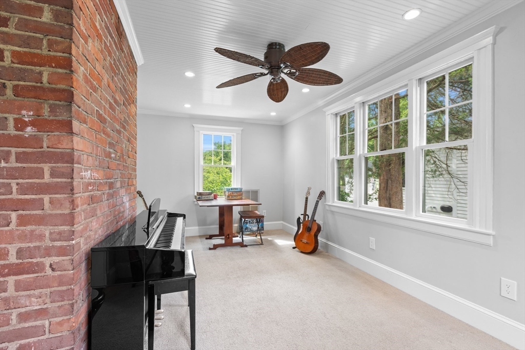 32 Oneida Road