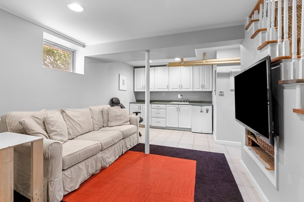 32 Oneida Road