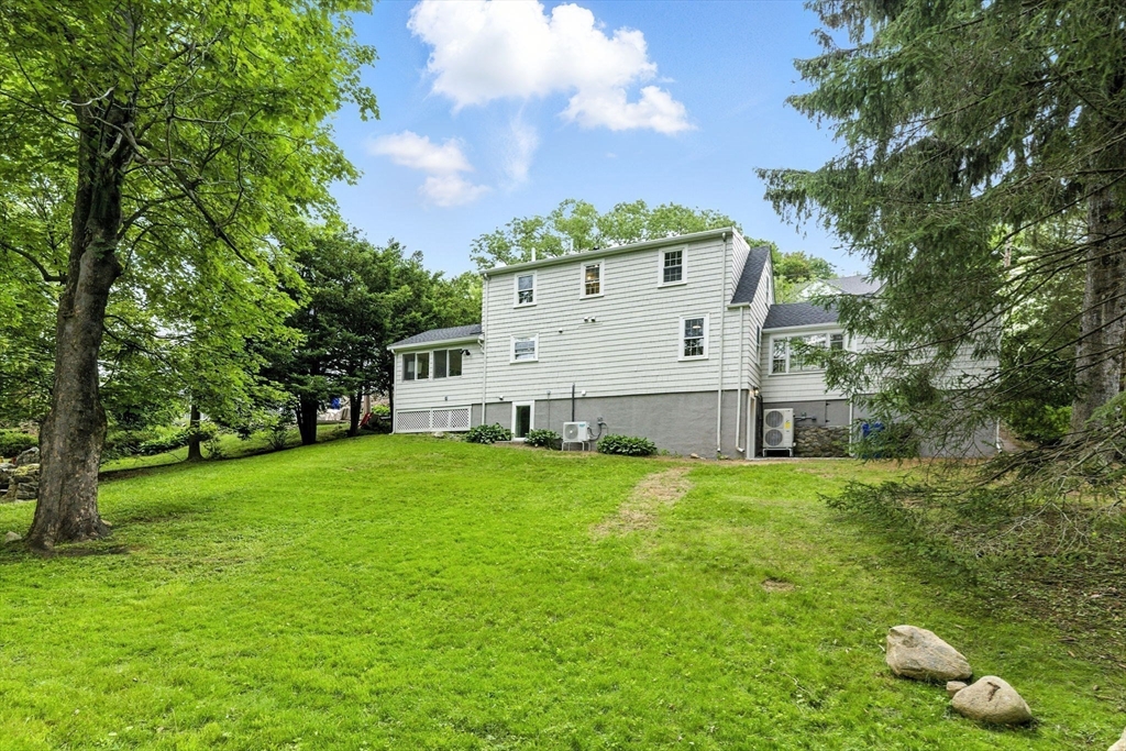 32 Henry St