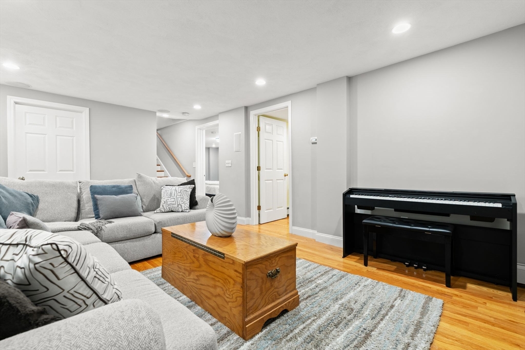 338 Forest St