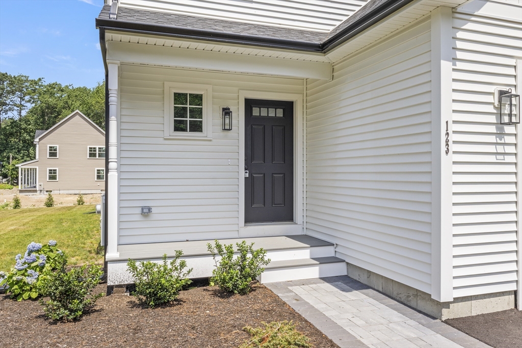 123 West St