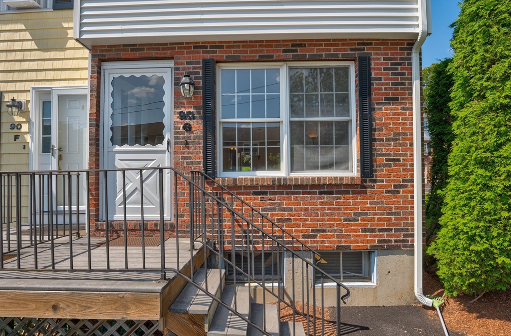 90 Roper St # G