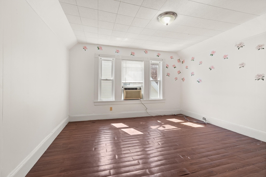 12 Porter St