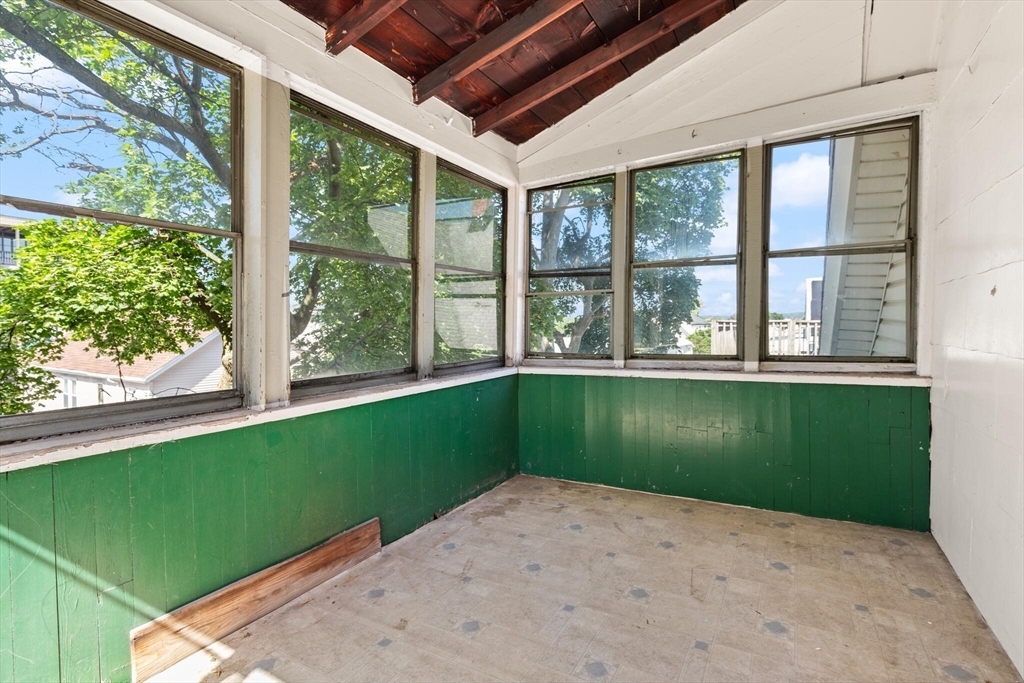12 Porter St
