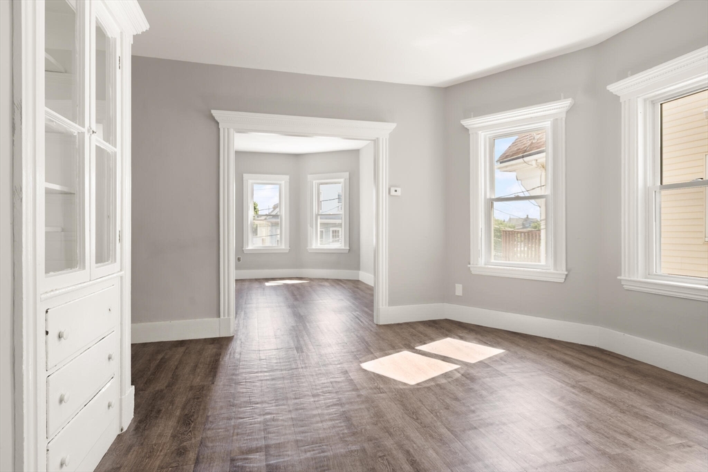 12 Porter St