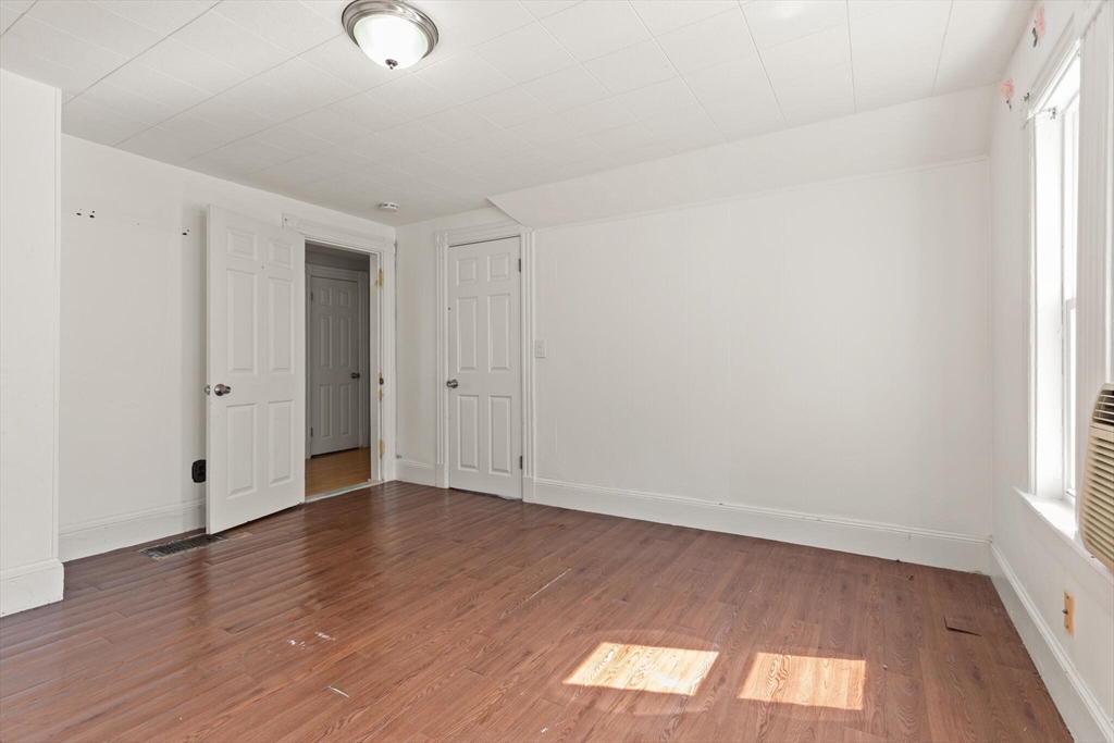 12 Porter St