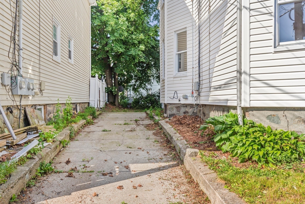 12 Porter St