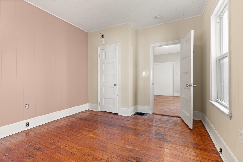 12 Porter St
