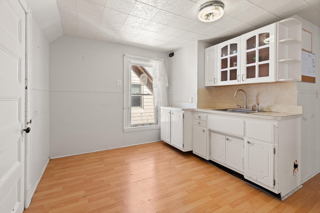12 Porter St