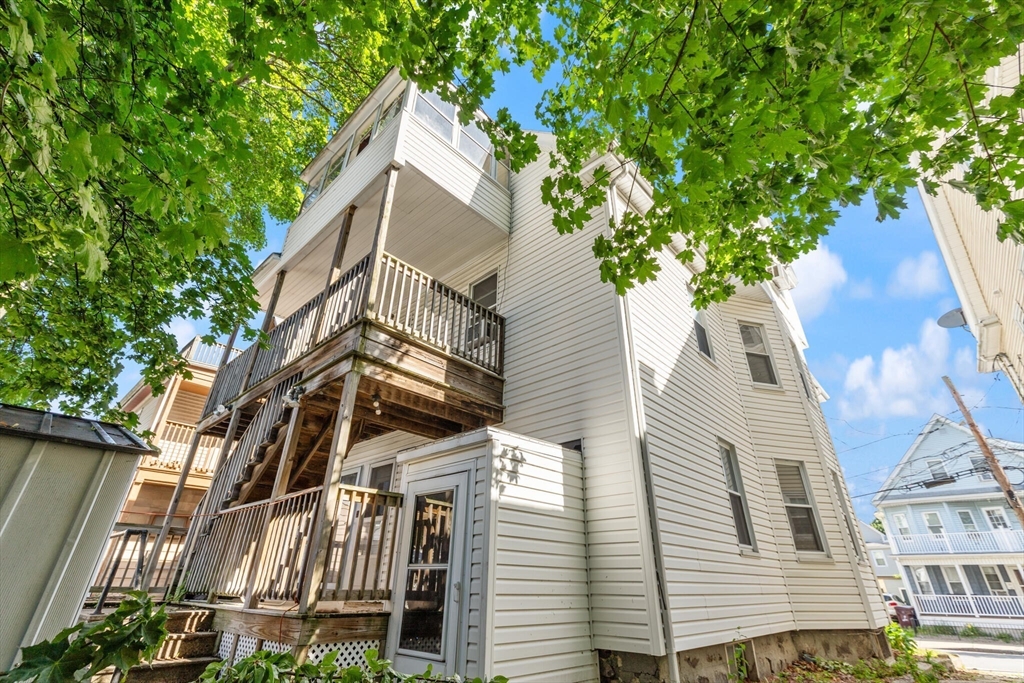 12 Porter St