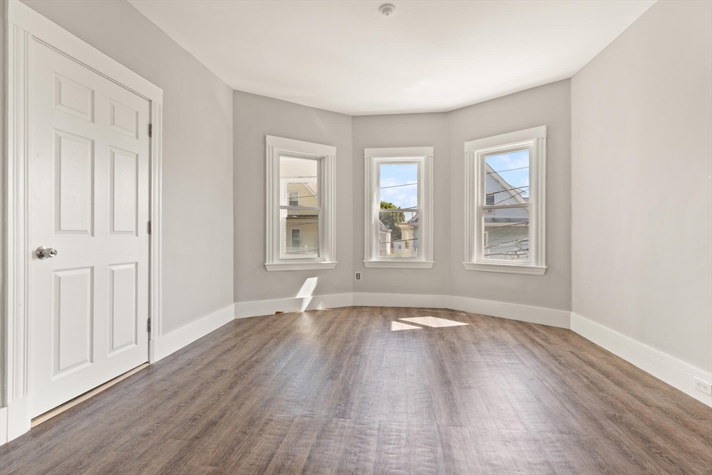 12 Porter St