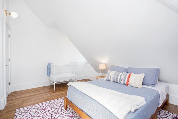 111 Trowbridge St # 7