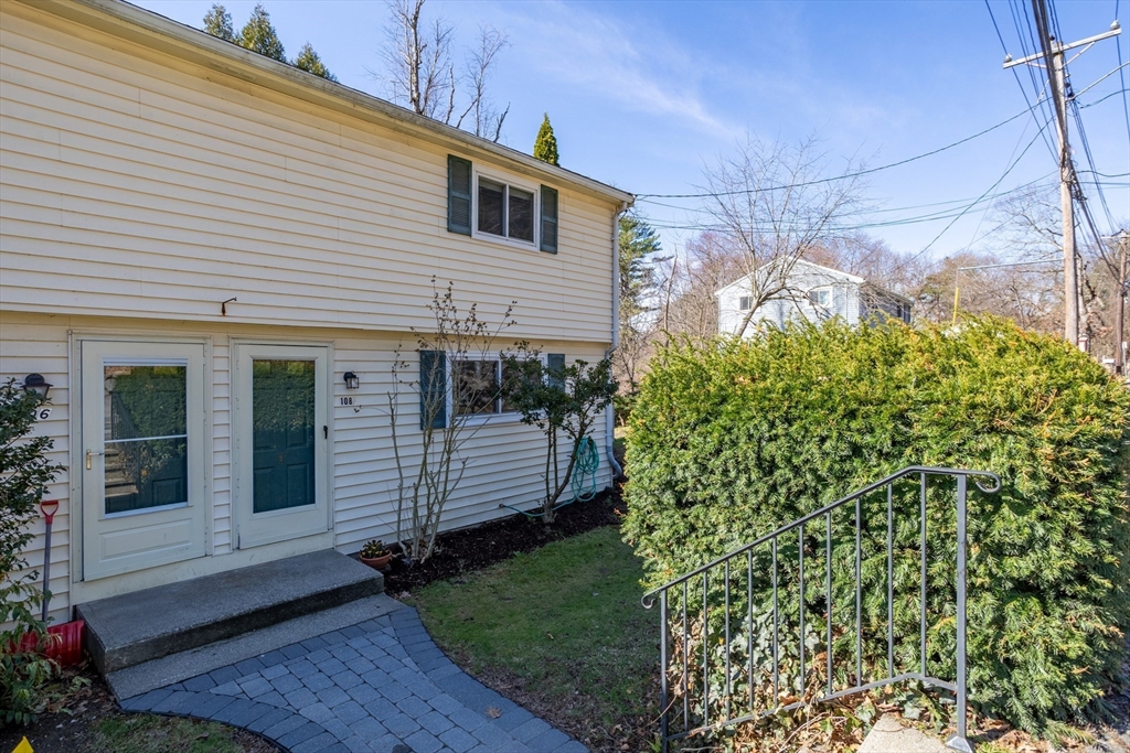 108 Central St # 108