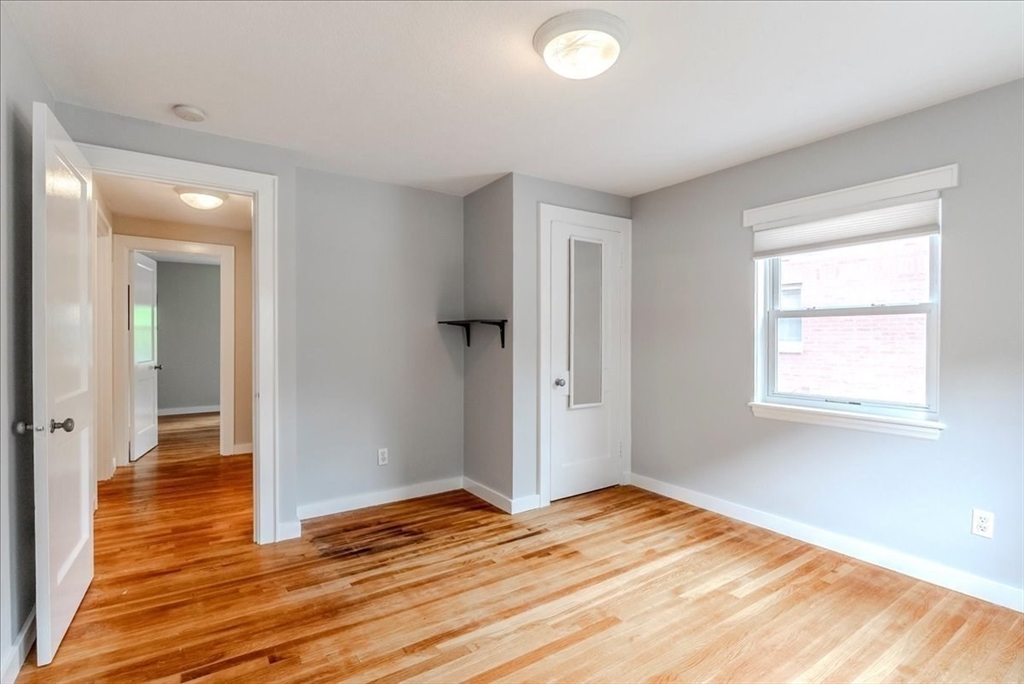 37 Aldrich Rd # 1