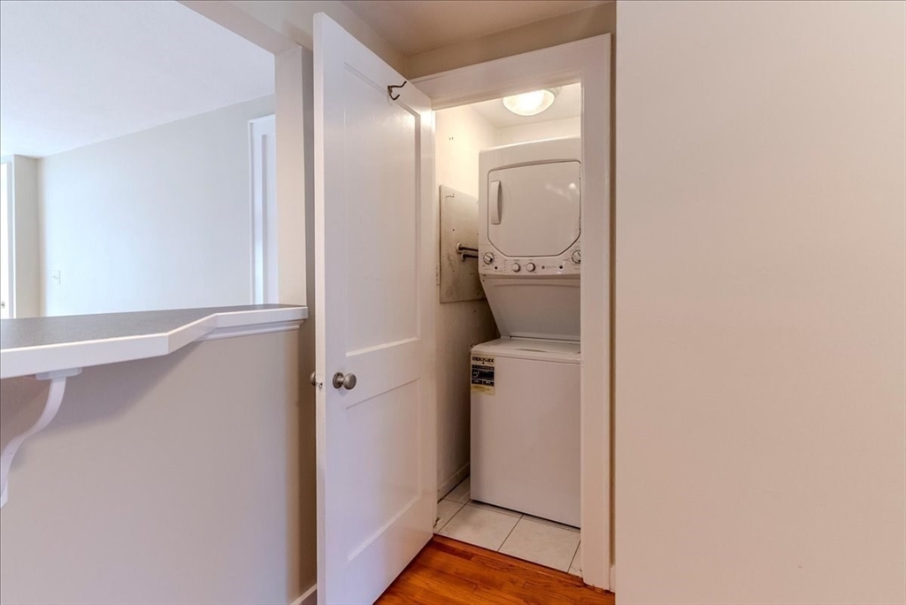 37 Aldrich Rd # 1