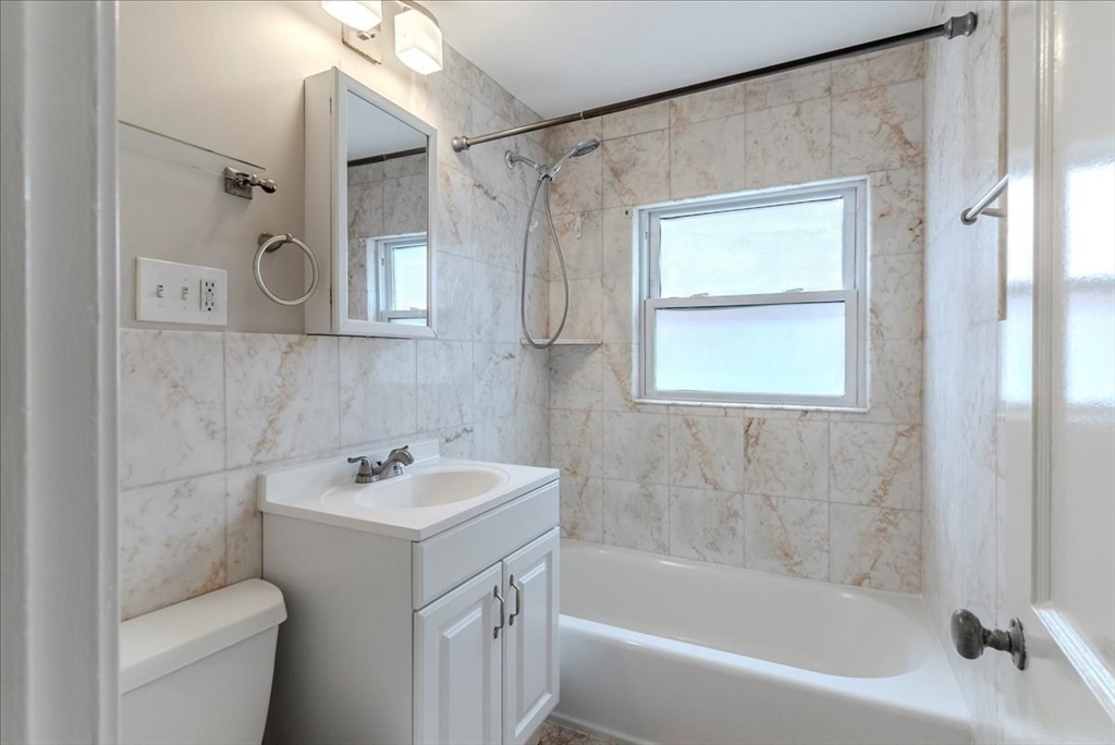 37 Aldrich Rd # 1