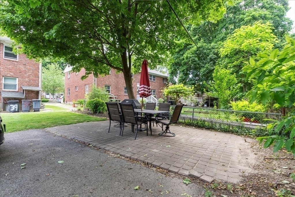 37 Aldrich Rd # 1