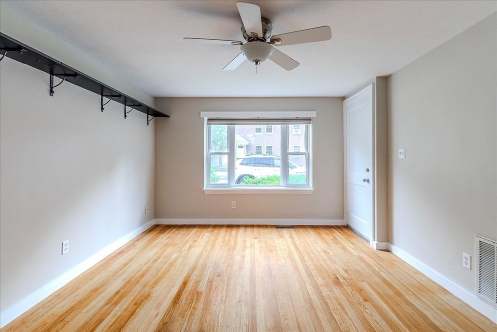 37 Aldrich Rd # 1