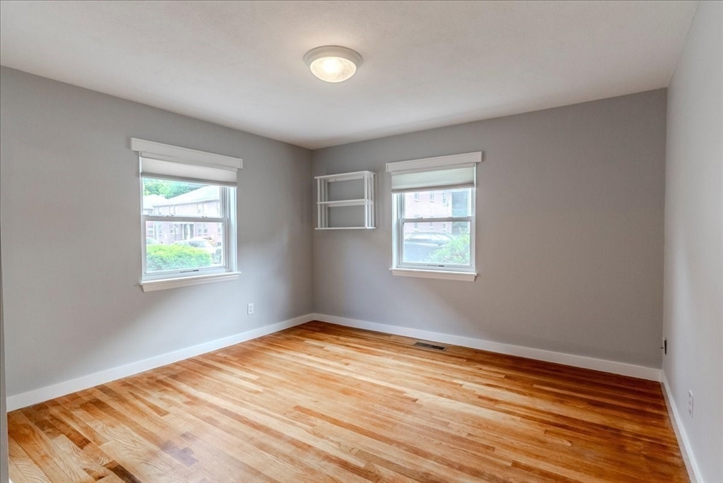 37 Aldrich Rd # 1