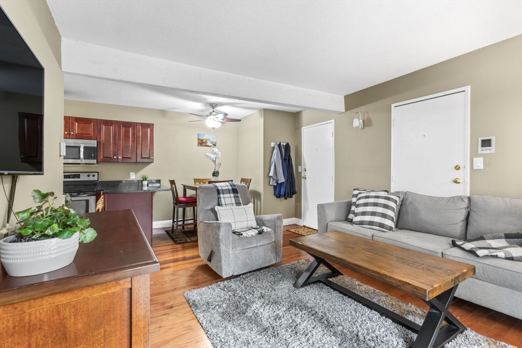 336 E Main St # 20