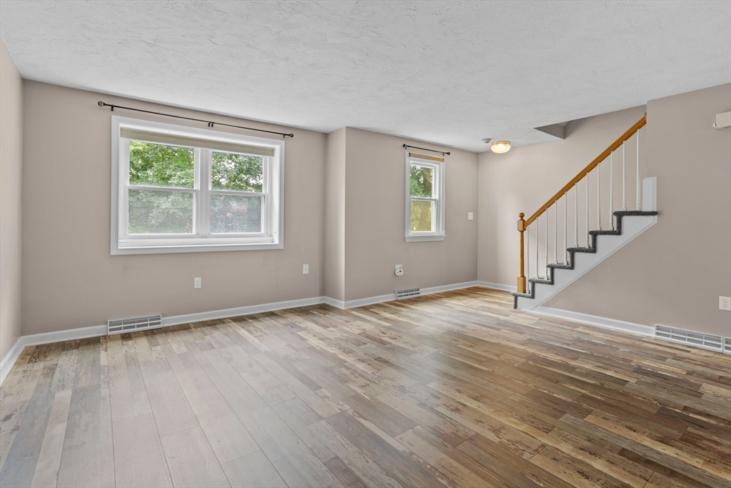 116 Turnpike Rd # 7